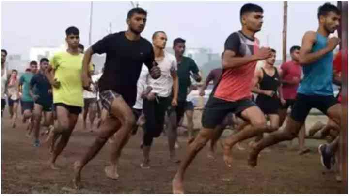 UP Police Bharti 2024: फिजिकल और डॉक्यूमेंट्स वेरिफिकेशन इस दिन से शुरू, यहां से डाउनलोड करें Admit Card