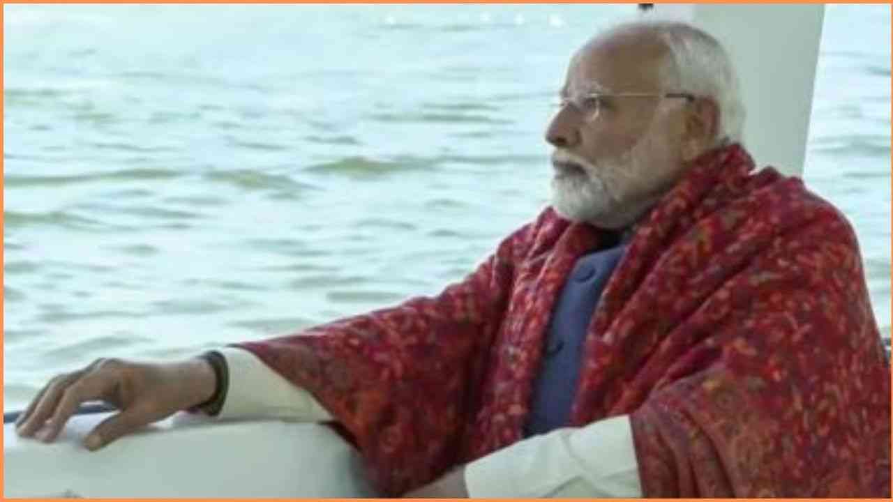 PM Modi Prayagraj Visit: पीएम मोदी ने कुंभ नगरी में पूजा-अर्चना कर साधू-संतों से की मुलाकात