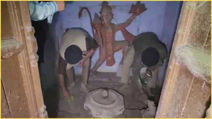 Sambhal: जांच के दौरान 'कैद' में मिला मंदिर, मिले शिवलिंग-नंदी-हनुमान जी, 46 साल से कर रखा था कब्‍जा