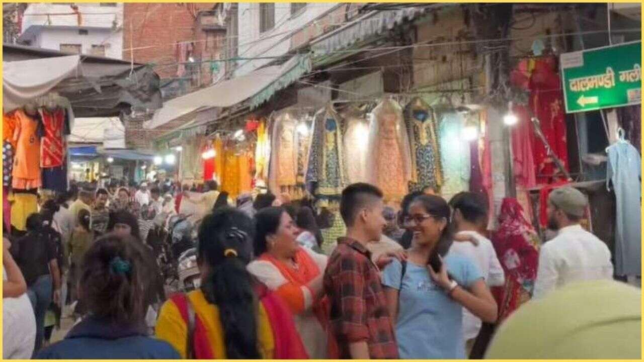 Varanasi: मुस्लिम बहुल इलाके में टूटेंगी 10 हजार दुकानें, कारोबारी बोले- हम बर्बाद हो जाएंगे