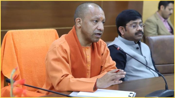 जनता दर्शन में CM योगी का अधिकारियों को निर्देश, कहा- 'बदमाशों को सबक सिखाएं...'