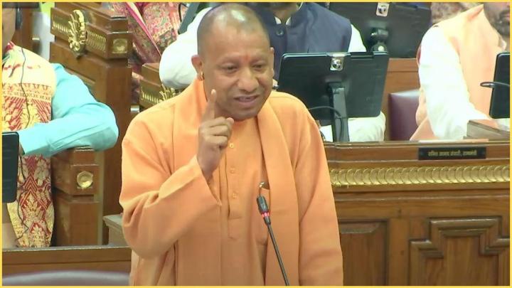 सीएम योगी ने रोजगार के मुद्दे पर सपा को दिखाया आईना