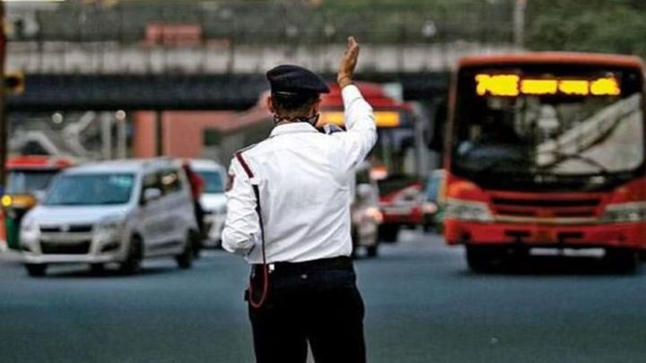 वाहन पंजीकरण प्रणाली में लापरवाही पर बड़ा कदम, डीलरों और अधिकारियों को नोटिस