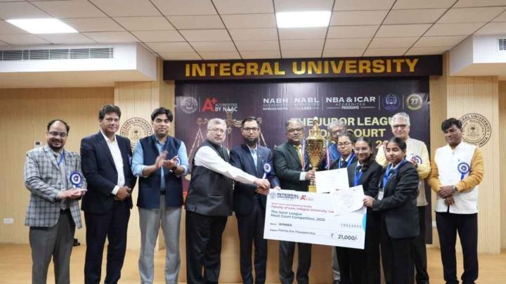 इंटीग्रल विश्वविद्यालय में विधि छात्रों की जोरदार टक्कर, इस लॉ यूनिवर्सिटी ने लहराया परचम