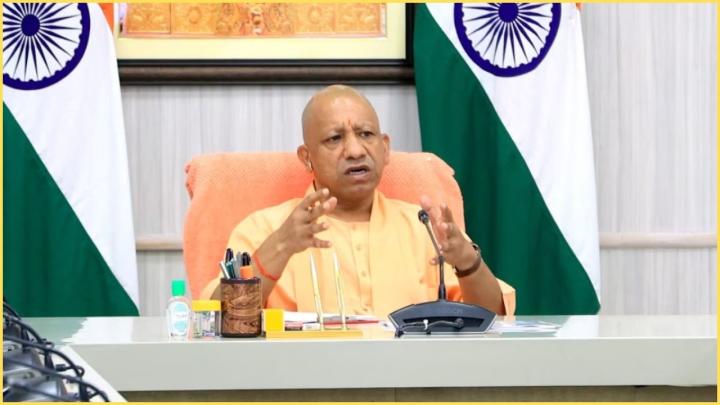 योगी आदित्यनाथ का प्रशासन को सख्त निर्देश, कोई भी पीड़ित मदद से न रहे वंचित