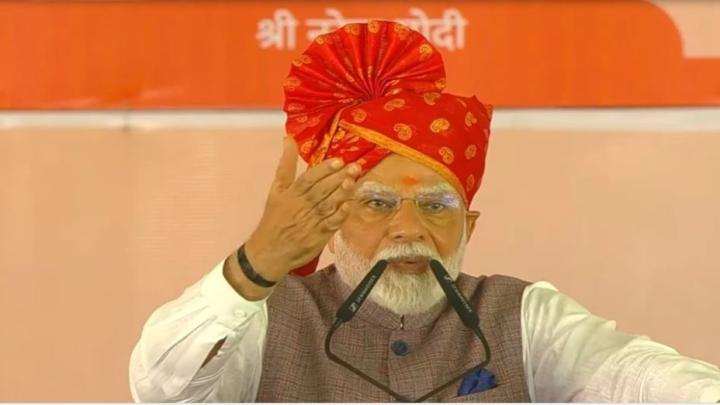 सीएम योगी ने प्रदेश के 19 स्टेशनों के कायाकल्प पर पीएम मोदी के प्रति जताया आभार