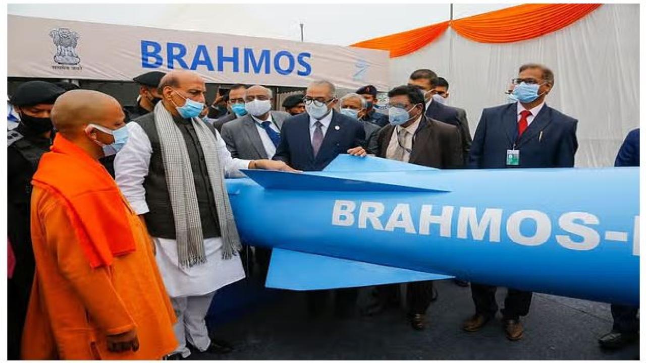 सीएम योगी के प्रयासों से साढ़े तीन वर्षों में बनकर तैयार हुआ है ब्रह्मोस एयरपोस्पेस का प्लांट
