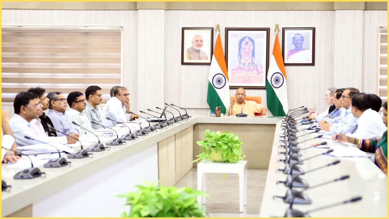 CM योगी ने आकांक्षात्मक विकास खंडों की प्रगति पर जताई संतुष्टि, अंत्योदय लक्ष्य को जल्द पूरा करने के निर्देश