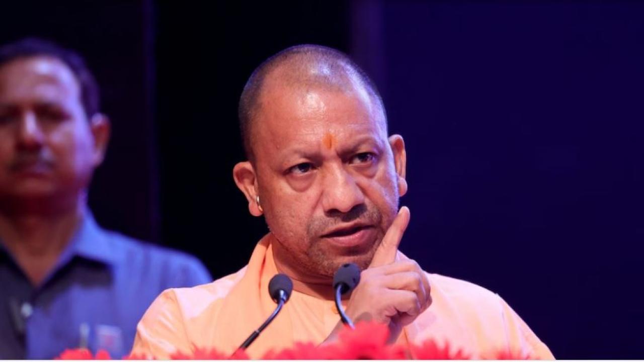 सीएम योगी के निर्देश पर चल रहा व्यापक अतिक्रमण हटाओ अभियान, अवैध धार्मिक संस्थानों पर हो रही कार्रवाई