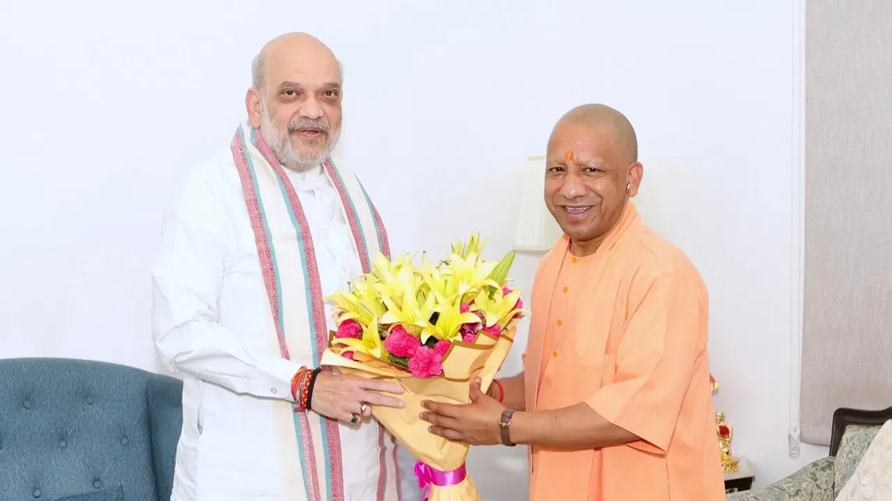 दो दिवसीय दौरे पर काशी पहुंचें गृह मंत्री व मुख्यमंत्री