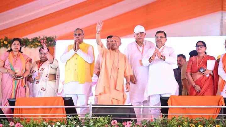 मुस्लिम वोटबैंक के कारण विदेशी आक्रांताओं के खिलाफ एक भी शब्द नहीं बोलती थी कांग्रेस-सपाः योगी