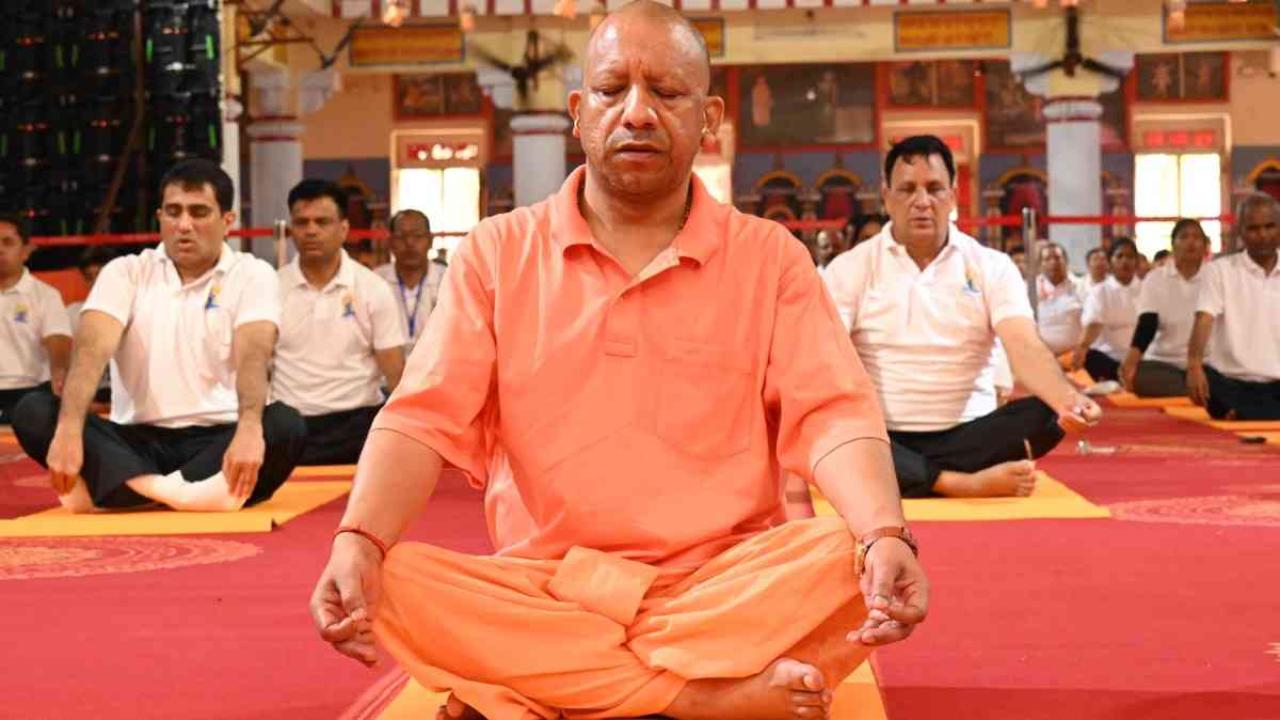 योग भारतीय मनीषा की अनुपम देन, इसे बढ़ाने का श्रेय पीएम मोदी को : मुख्यमंत्री