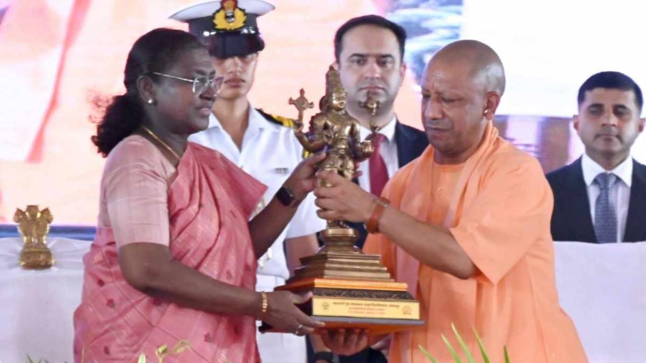 राष्ट्रपति ने की सीएम योगी के परिश्रम की तारीफ, बोलीं- उनका भाव जनता के प्रति समर्पण का है