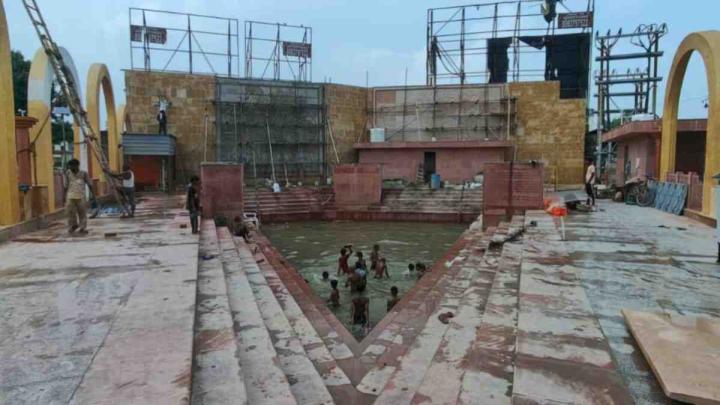 अयोध्या में दिखेंगे दक्षिण भारत के तीन महान संगीतज्ञ,जीर्णोद्धार हो रहे वृहस्पति कुंड से पर्यटन को लगेंगे पंख
