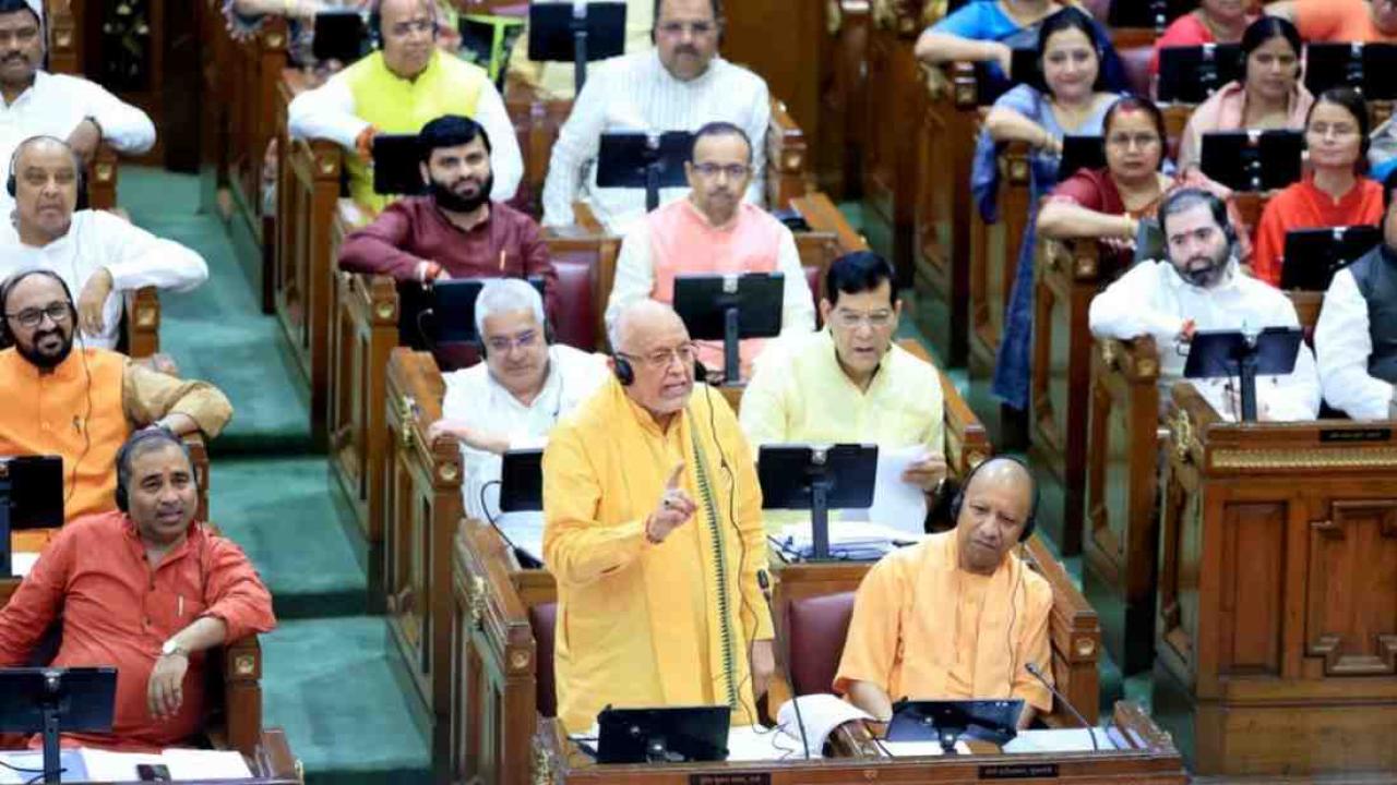 समाजवादी पहले माहौल बिगाड़ते हैं, फिर सदन नहीं चलने देते