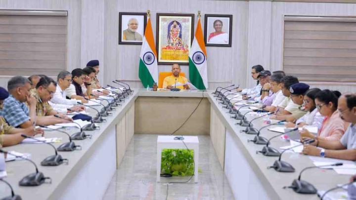 मुख्यमंत्री का निर्देश, पर्व- त्योहारों का समय संवेदनशील, अलर्ट रहे अधिकारीगण