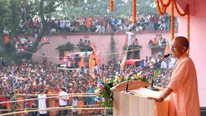 एनडीए सुशासन और विकास की तो आरजेडी और कांग्रेस जंगलराज और गुंडाराज की पहचान: सीएम योगी