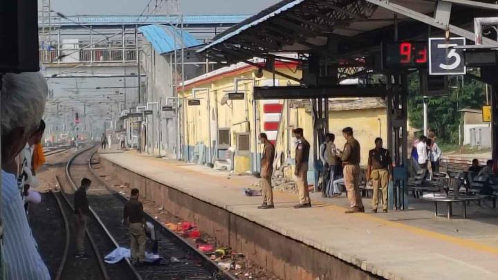 मिर्जापुर के चुनार रेलवे स्टेशन पर बड़ा हादसा, एक्सप्रेस ट्रेन की चपेट में आए 6 श्रद्धालुओं की मौत