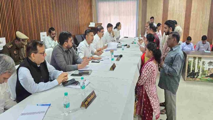 सबसे अधिक राजस्व मामले निस्तारित कर लखनऊ अव्वल, जनपदीय न्यायालयों में जौनपुर ने फिर मारी बाजी