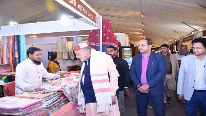 खादी महोत्सव में 3.20 करोड़ की रिकॉर्ड बिक्री, पिछले वर्ष से 42% की वृद्धि