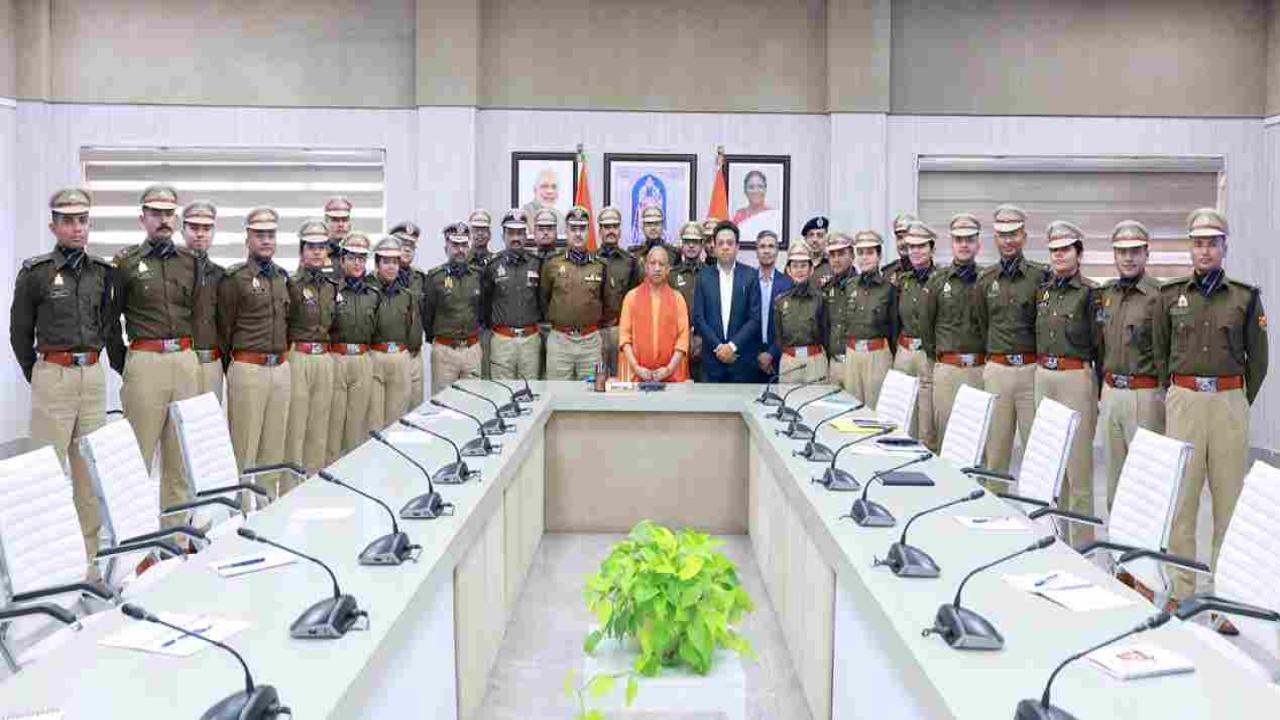 संवाद, संवेदनशीलता और सकारात्मकता से बनेंगे प्रभावी पुलिस अधिकारीः मुख्यमंत्री