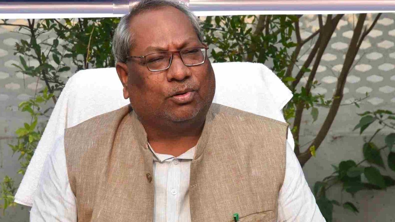 कोडीन युक्त कफ सिरप मामले में संजय निषाद ने सपा प्रमुख, अखिलेश यादव पर किया वार