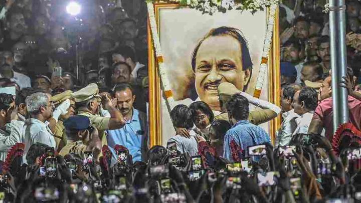 योगी कैबिनेट ने दी स्व. अजित पवार को श्रद्धांजलि