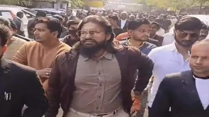 अब्बास अंसारी की बढ़ीं मुश्किलें, 2022 चुनाव आचार संहिता उल्लंघन मामले में कोर्ट ने तय किए आरोप