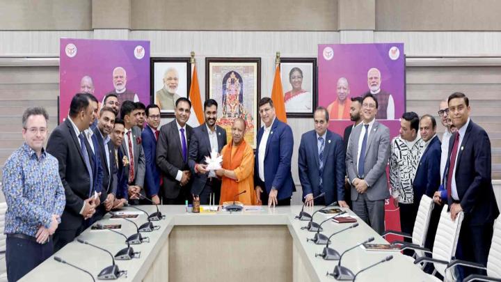 कैनेडियन हिंदू चैंबर्स ऑफ कॉमर्स के प्रतिनिधिमंडल ने मुख्यमंत्री योगी आदित्यनाथ से की मुलाकात, यूपी में निवेश पर चर्चा