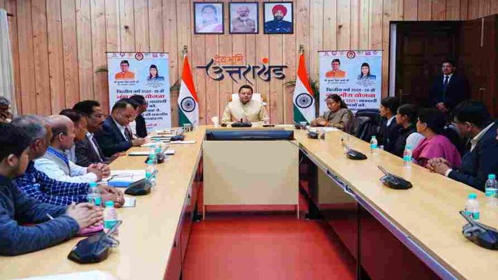 CM धामी ने DBT से ट्रांसफर किए ₹1 अरब 45 करोड़, 33 हजार से अधिक बालिकाएं लाभान्वित