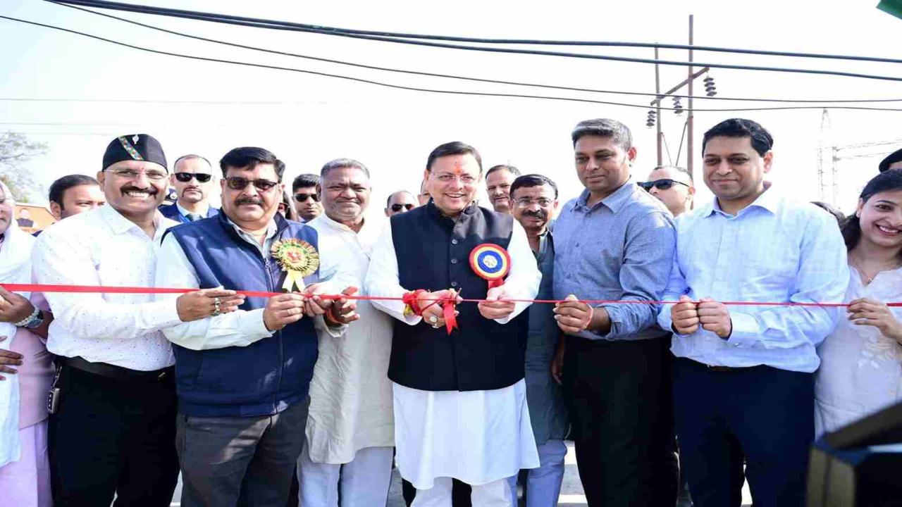 CM धामी का खटीमा दौरा, 'ओपन जिम' का किया उद्घाटन, युवाओं को दिया फिटनेस मंत्र