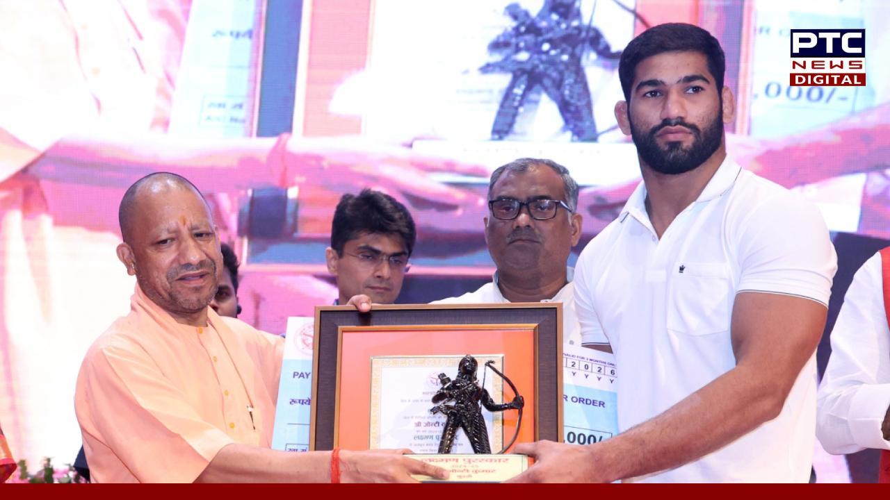 यूपी का मान बढ़ाने वाले खिलाड़ियों को मुख्यमंत्री योगी आदित्यनाथ ने किया सम्मानित