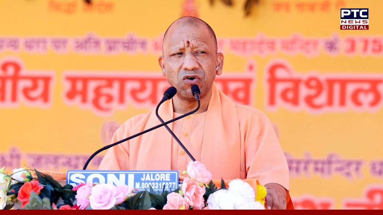 सीएम योगी का मातृशक्ति से आह्वान, बोले- बच्चों को रोने और नाराज होने दें, लेकिन स्मार्टफोन कतई ना दें