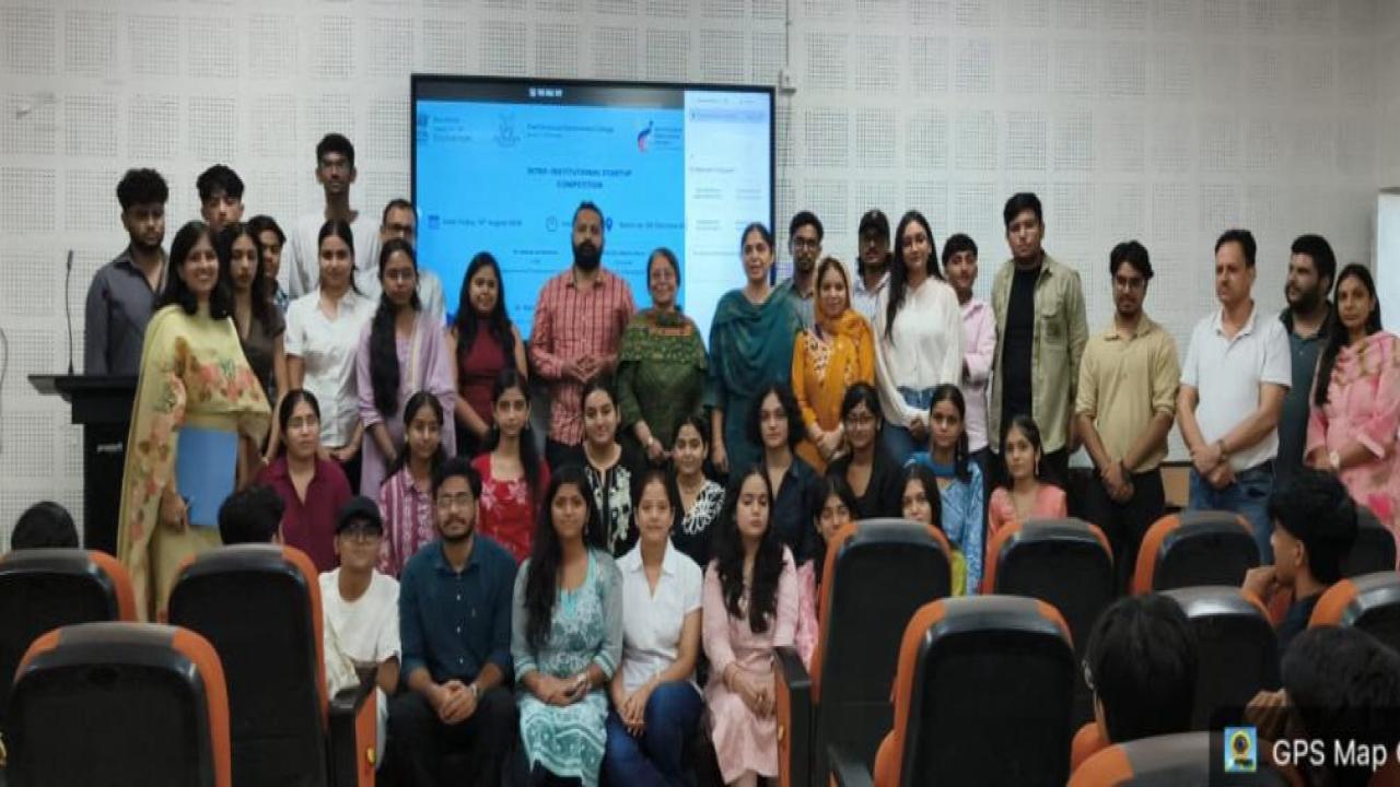 PGGC-11 ने 'विश्व उद्यमिता दिवस' मनाया